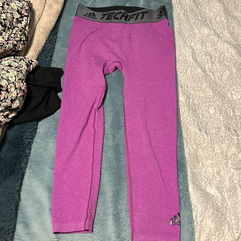 Adidas tech fit pink Capri leggings size medium